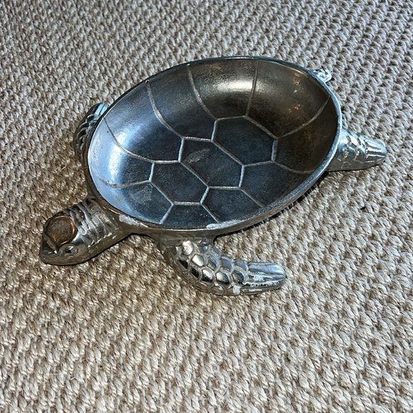 Tommy Bahama Silver Turtle Jewelry Watch Holder - Picture 3 of 4